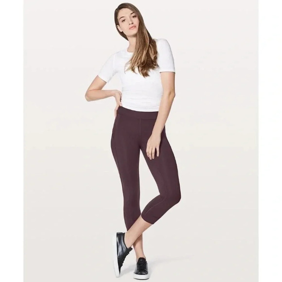 LULULEMON | IN MOVEMENT CROP EVERLUX 19" IN  BLACK CHERRY - Picture 1 of 12